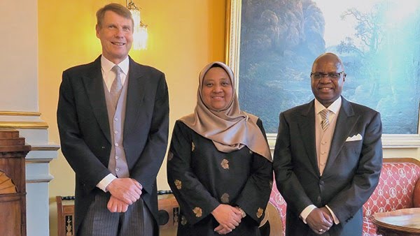 Nouveaux ambassadeurs d'Irlande, de Namibie et de Malaisie 4 Nouveaux ambassadeurs d'Irlande, de Namibie et de Malaisie - 3