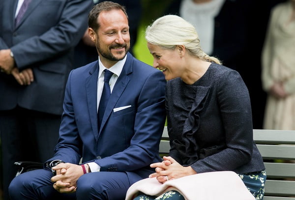 Opportunité d'emploi pour travailler avec le prince héritier et la princesse 4 Opportunité d'emploi pour travailler avec le prince héritier et la princesse - 3