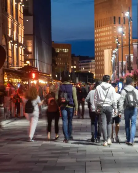 Aucun problème majeur signalé alors qu'Oslo revient au service d'alcool la nuit - 1