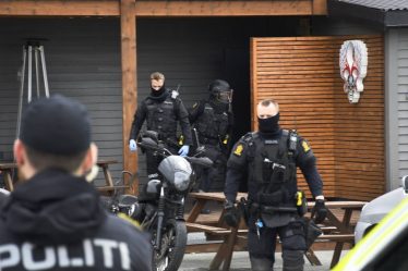 PHOTO : La police lance une opération majeure dans les locaux des Hells Angels à Tromsø - 16