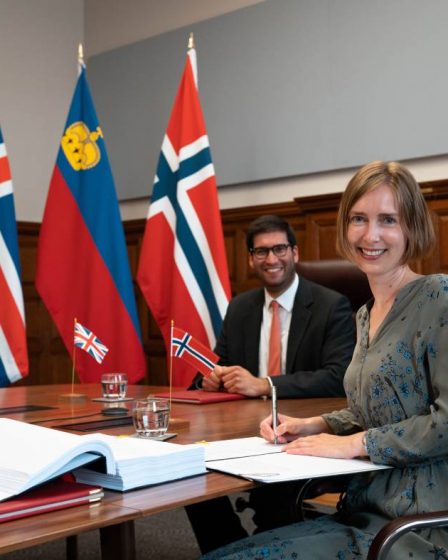 PHOTO : le ministre norvégien du Commerce signe un accord de libre-échange avec le Royaume-Uni - 4