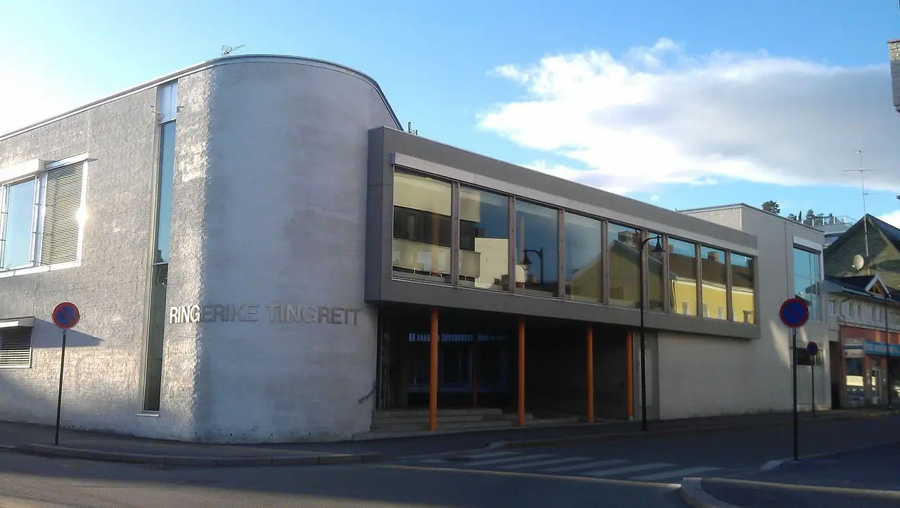 Un couple accusé de violence peut ne pas voir son bébé 4 Un couple accusé de violence peut ne pas voir son bébé - 3