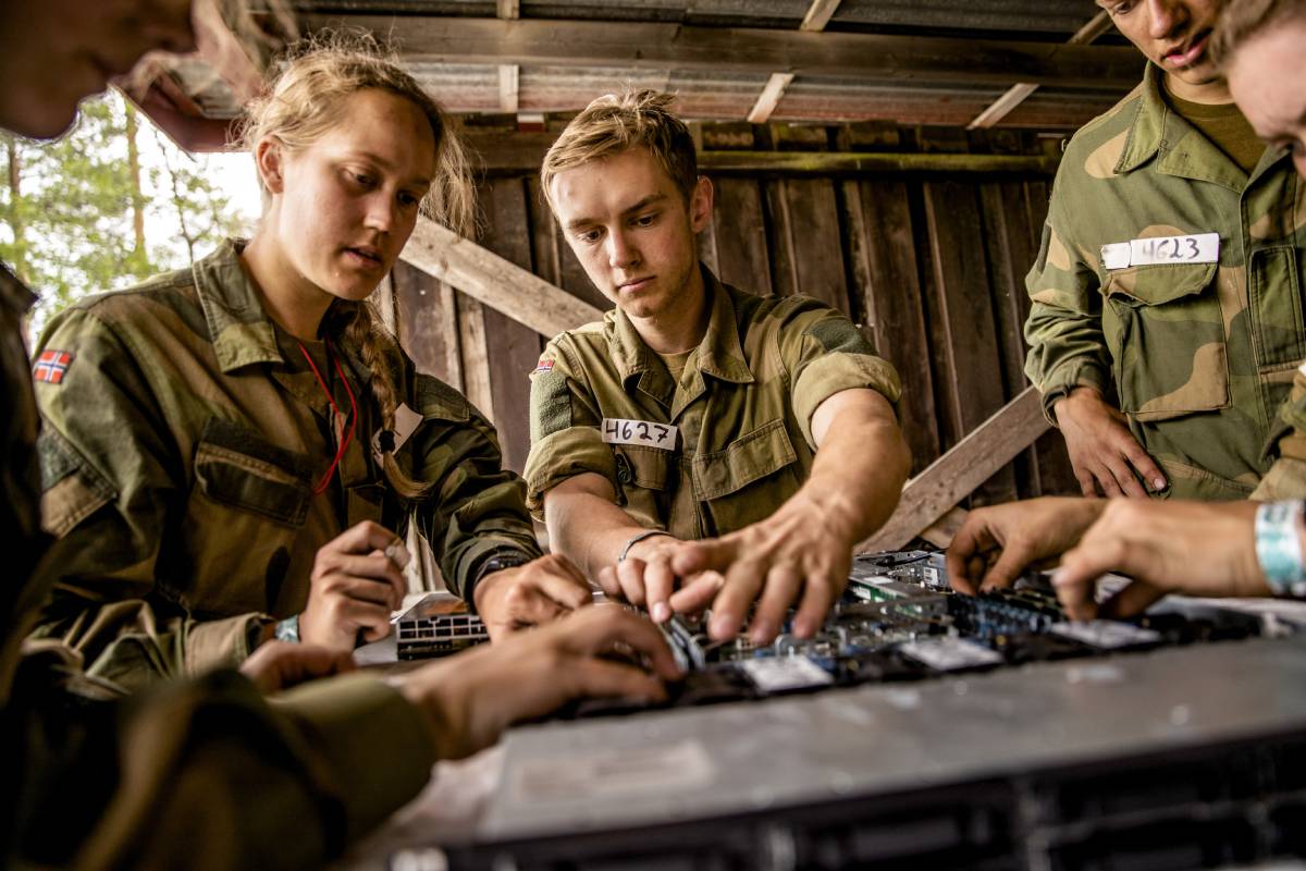 Concurrence accrue pour les places dans les programmes de licence des Forces armées norvégiennes 4 Concurrence accrue pour les places dans les programmes de licence des Forces armées norvégiennes - 3