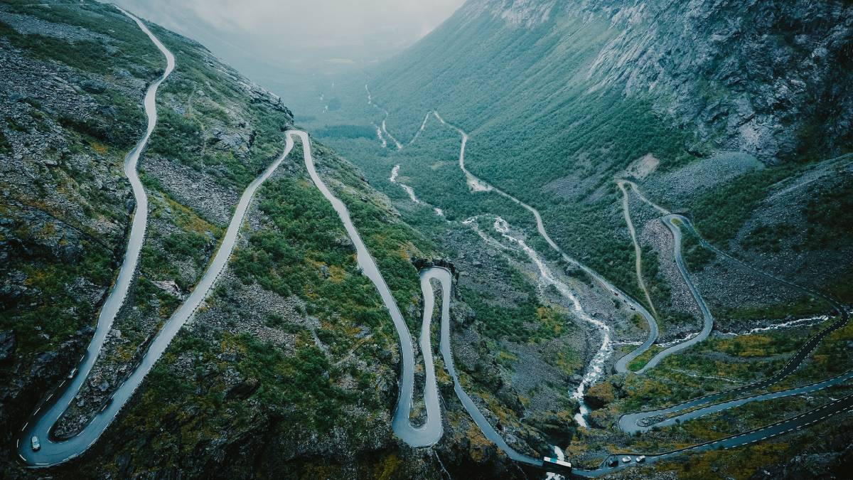 Nouvelle enquête : Trollstigen nommé l'une des meilleures destinations de motards pour l'été 2021 4 Nouvelle enquête : Trollstigen nommé l'une des meilleures destinations de motards pour l'été 2021 - 3