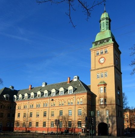 Des centaines de manifestants aux flambeaux contre la fermeture de l'hôpital Ullevål 2 Des centaines de manifestants aux flambeaux contre la fermeture de l'hôpital Ullevål - 1