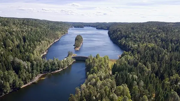 Un garçon de 15 ans décède des suites d'un accident de natation à Oslo 6 Un garçon de 15 ans décède des suites d'un accident de natation à Oslo - 5