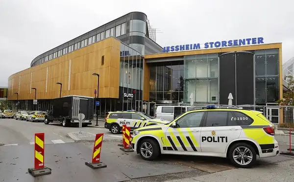 Un homme d'une vingtaine d'années inculpé d'alerte à la bombe contre un magasin à Jessheim Storsenter - 5