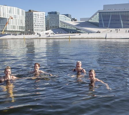 Une chaude journée de septembre à plusieurs endroits 29 Une chaude journée de septembre à plusieurs endroits - 28