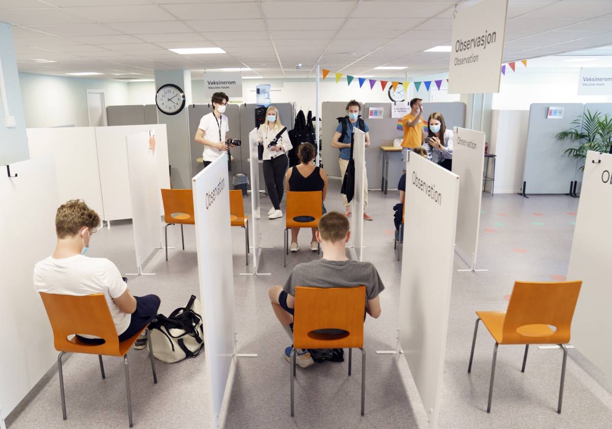 Plus de 20 000 personnes en Norvège ont signalé des effets secondaires après la vaccination - principalement de la fièvre et des maux de tête 4 Plus de 20 000 personnes en Norvège ont signalé des effets secondaires après la vaccination - principalement de la fièvre et des maux de tête - 3