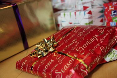 Plus de la moitié des gens achètent des cadeaux de Noël en ligne - 16