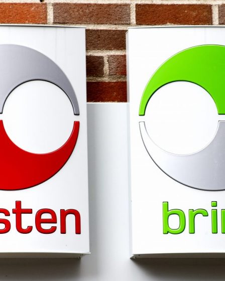 La Poste supprimera le poste de type A, ce qui entraînera le licenciement d'environ 550 personnes. 26 La Poste supprimera le poste de type A, ce qui entraînera le licenciement d'environ 550 personnes. - 25