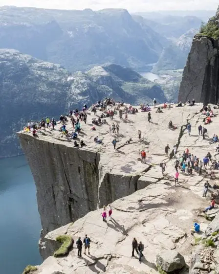 Ingénieurs vendant de l'air pur des montagnes de Pulpit Rock - 10