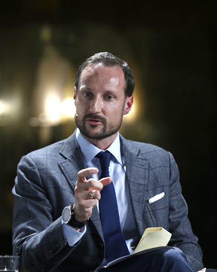 Le prince héritier et le premier ministre assistant à la commémoration de l'Holocauste au cours de la nouvelle année 8 Le prince héritier et le premier ministre assistant à la commémoration de l'Holocauste au cours de la nouvelle année - 7