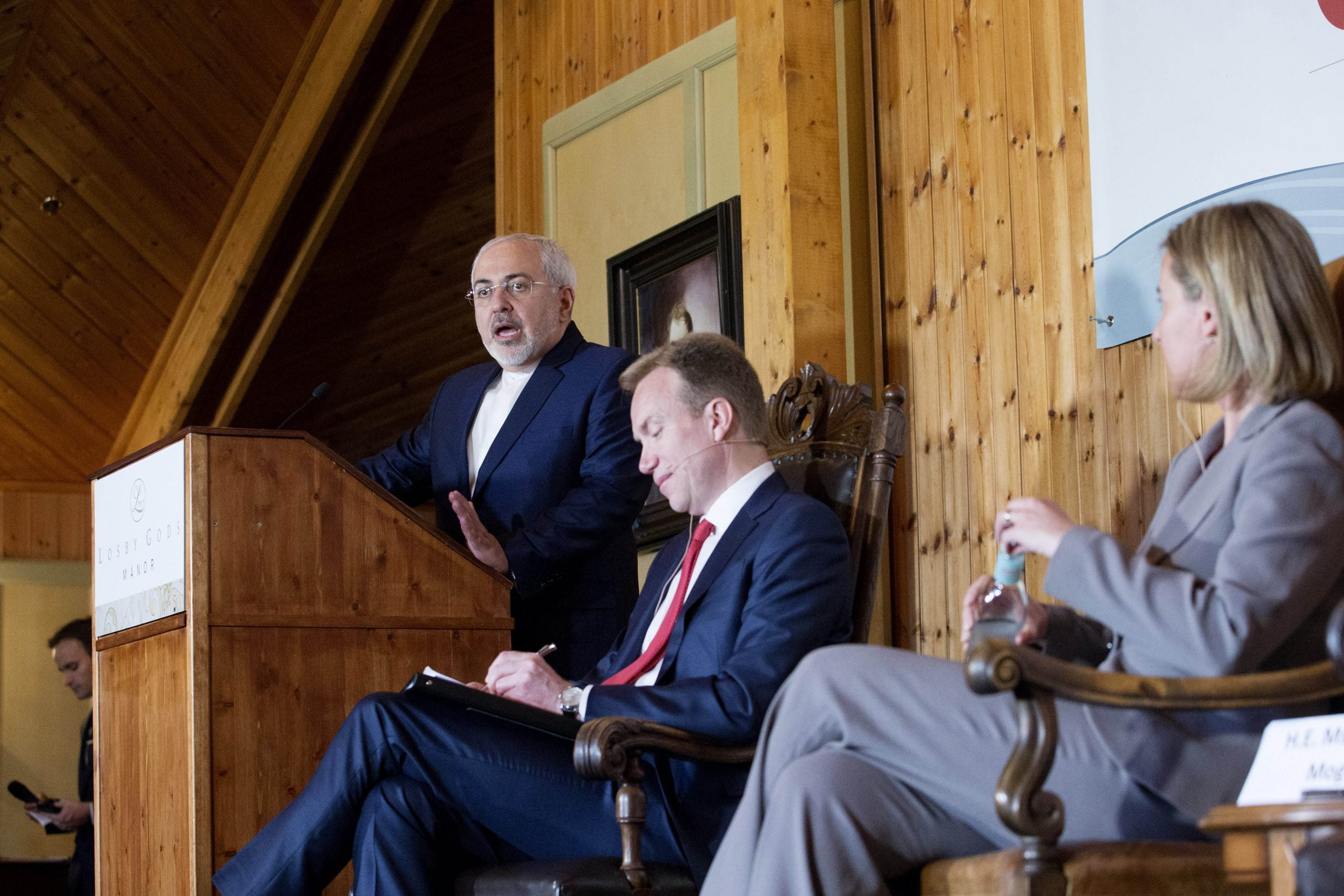 Accords permettant une coopération économique avec l'Iran 4 Accords permettant une coopération économique avec l'Iran - 3