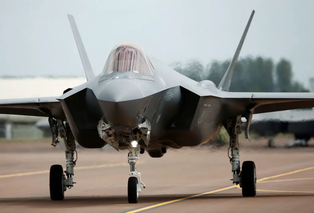 Les chasseurs F-35 sont prêts au combat 4 Les chasseurs F-35 sont prêts au combat - 3