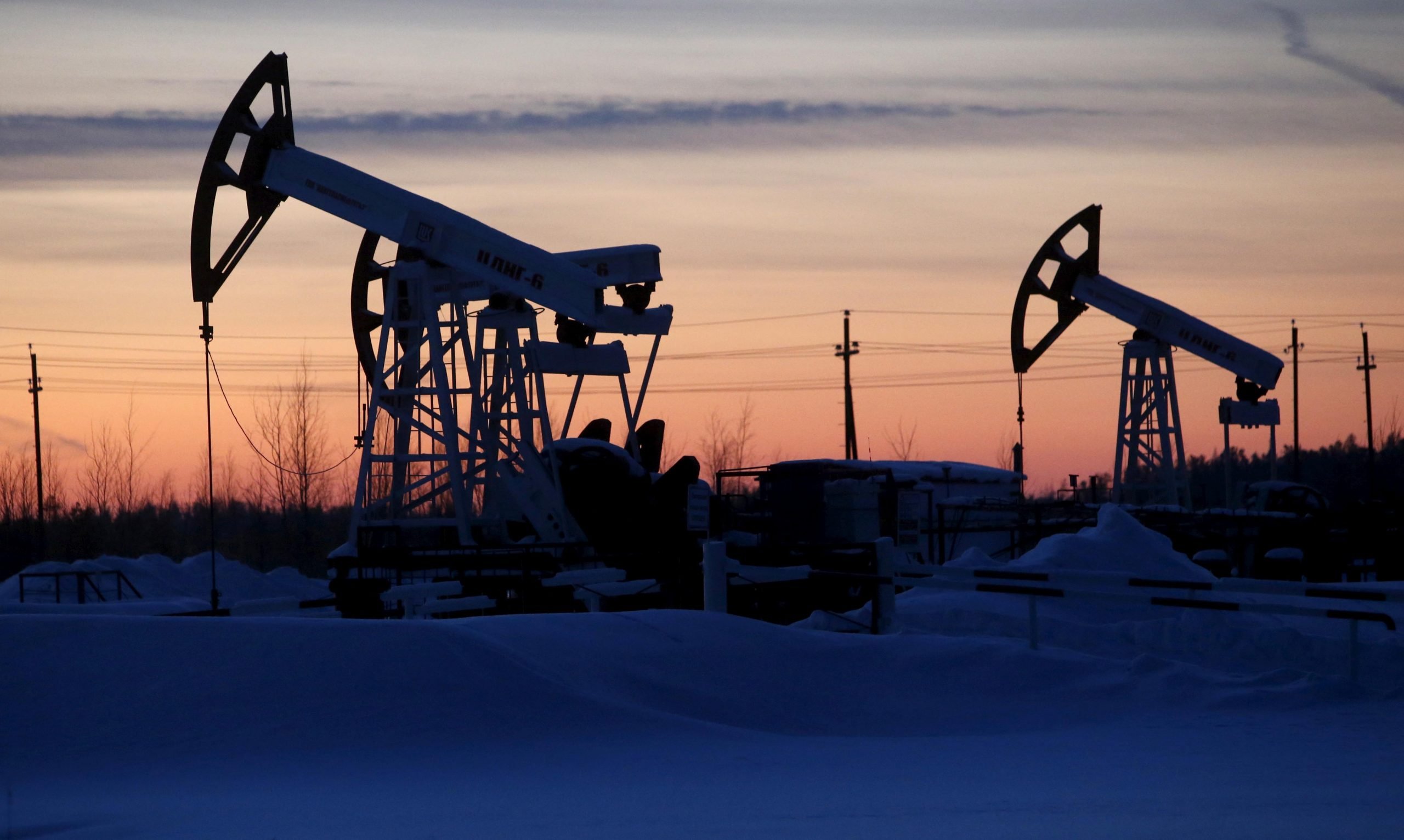 Le prix du pétrole bondit après un accord pionnier sur les réductions du pétrole 4 Le prix du pétrole bondit après un accord pionnier sur les réductions du pétrole - 3