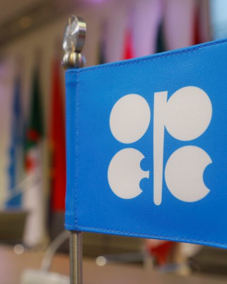 Les pays producteurs de pétrole promettent des baisses de production 20 Les pays producteurs de pétrole promettent des baisses de production - 19