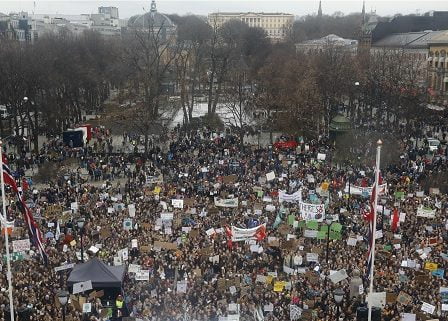 L'organisateur espère que 100 000 rugissent pour le climat devant le Parlement 11 L'organisateur espère que 100 000 rugissent pour le climat devant le Parlement - 10