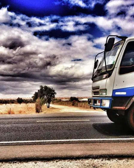 La plupart des gens craignent de rencontrer des camions étrangers dans la circulation 22 La plupart des gens craignent de rencontrer des camions étrangers dans la circulation - 21