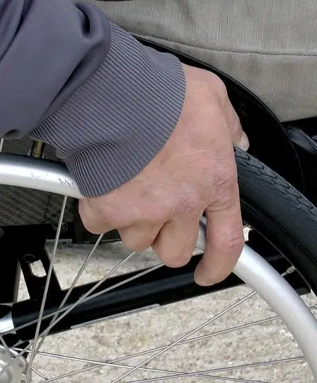 44 pour cent des personnes handicapées employées - 10