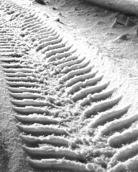 Avec la neige, les conducteurs sont priés de conduire prudemment 2 Avec la neige, les conducteurs sont priés de conduire prudemment - 1