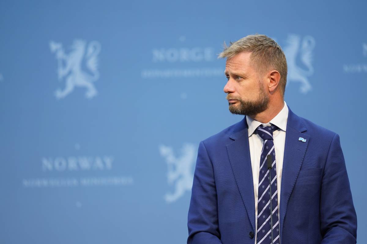 Le ministre de la Santé Høie demande aux Norvégiens de continuer à suivre les règles de contrôle des infections pour le bien des enfants - 3