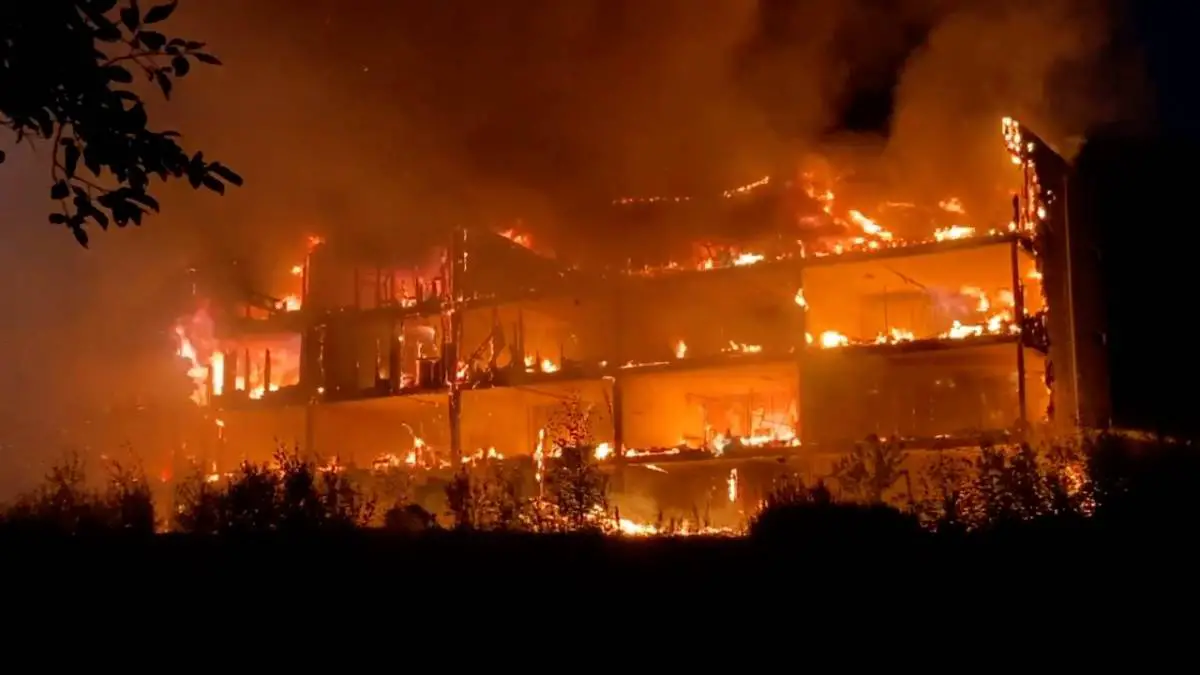 PHOTO : Un incendie majeur ravage un immeuble à Bergen, 24 personnes évacuées - 3