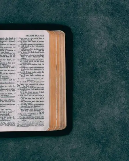 La Direction de l'Éducation veut arrêter la distribution de Bibles dans les écoles norvégiennes 5 La Direction de l'Éducation veut arrêter la distribution de Bibles dans les écoles norvégiennes - 4