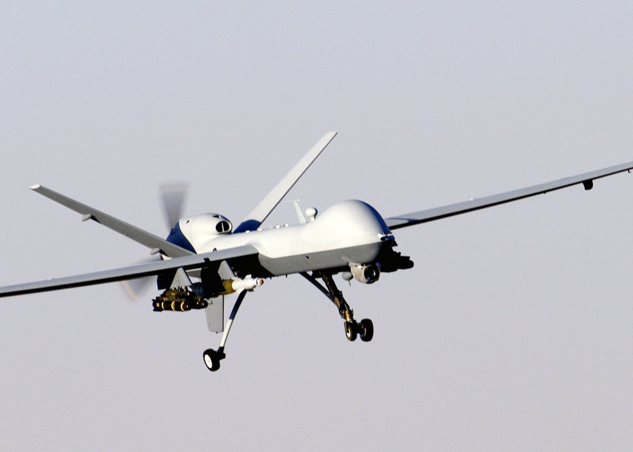 Faites attention en utilisant des drones le soir du Nouvel An 4 Faites attention en utilisant des drones le soir du Nouvel An - 3