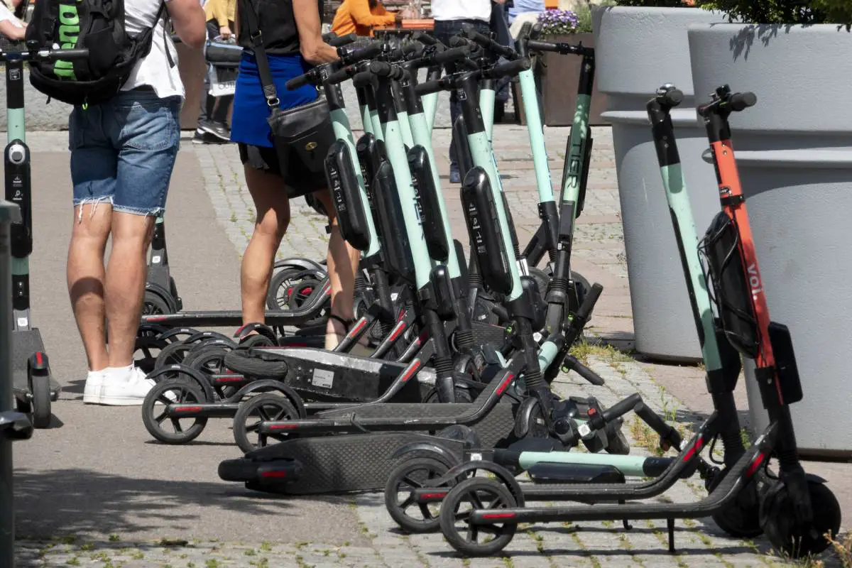 Nouvelles règles: les entreprises de scooters électriques devront payer à la municipalité d'Oslo près de 8 millions de couronnes par an - 3