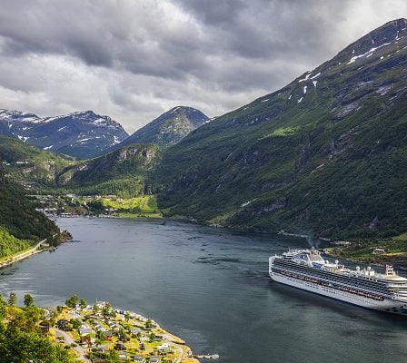 Exigences strictes en matière d'émissions pour les fjords patrimoniaux de l'ouest de la Norvège 2 Exigences strictes en matière d'émissions pour les fjords patrimoniaux de l'ouest de la Norvège - 1