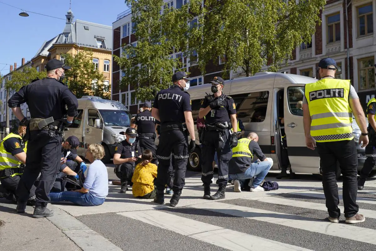 PHOTO : 33 militants d'Extinction Rebellion à Oslo ont été condamnés à une amende 4 PHOTO : 33 militants d'Extinction Rebellion à Oslo ont été condamnés à une amende - 3