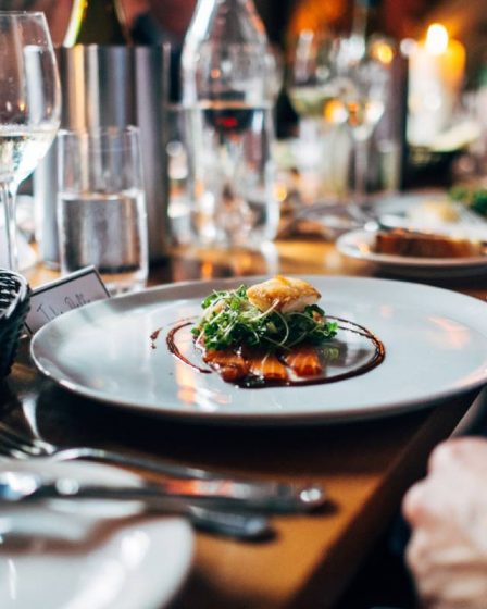 Les restaurants de luxe en Norvège peinent à trouver des employés 2 Les restaurants de luxe en Norvège peinent à trouver des employés - 1