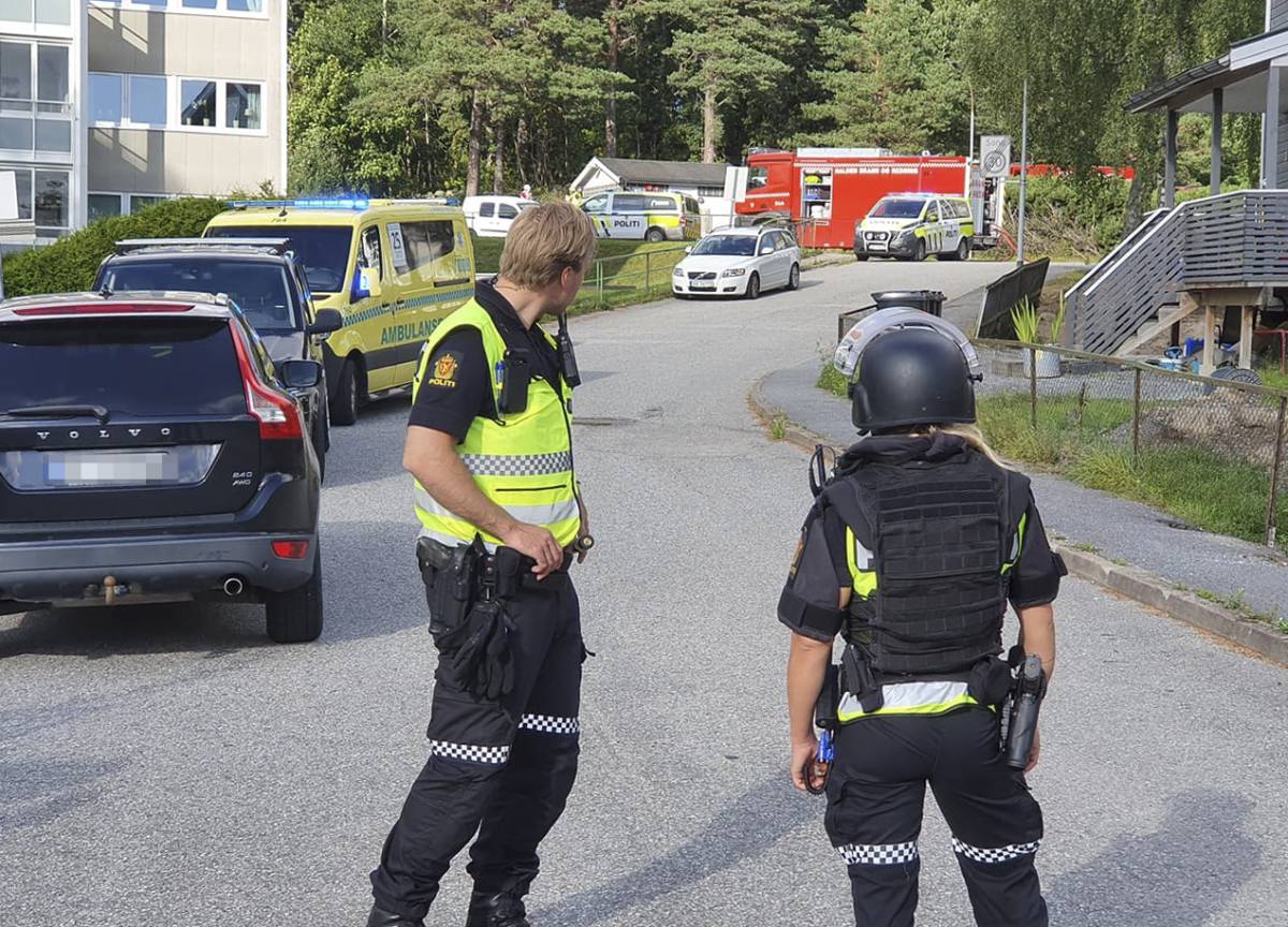 Un homme dans la cinquantaine arrêté après un incendie dans un immeuble à Halden - 3