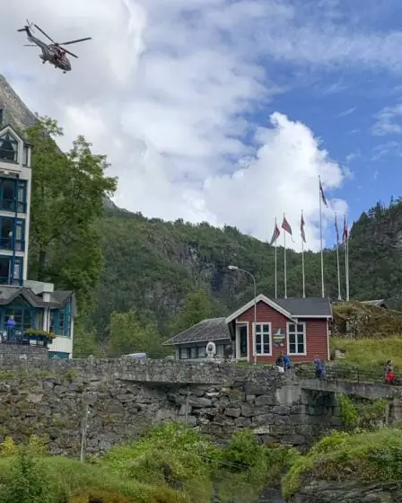 Un homme d'une vingtaine d'années grièvement blessé après être tombé d'un accotement à Geiranger - 1