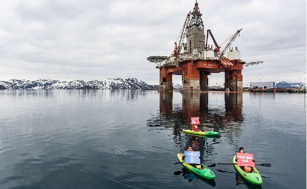 Greenpeace en action contre la plate-forme pétrolière à Hammerfest 4 Greenpeace en action contre la plate-forme pétrolière à Hammerfest - 3