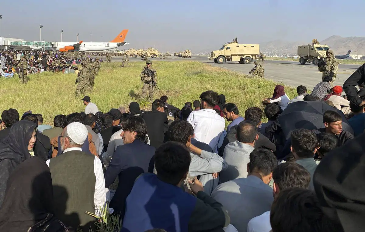 Rapports des médias : un avion d'évacuation danois a dû renoncer à atterrir à Kaboul en raison d'une situation chaotique - 3