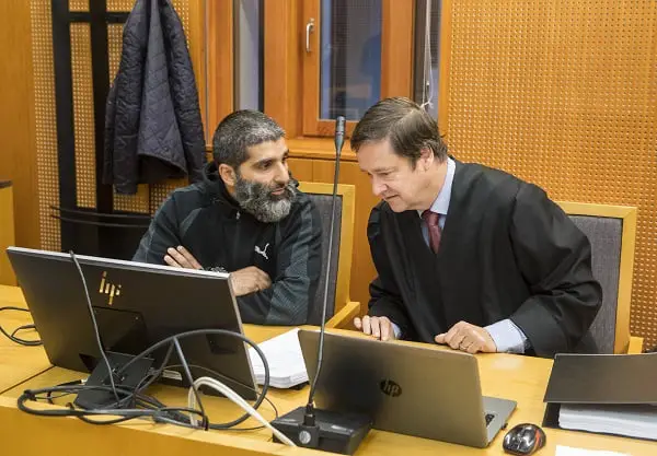 L'État paiera près de 120 000 couronnes à Arfan Bhatti 6 L'État paiera près de 120 000 couronnes à Arfan Bhatti - 5