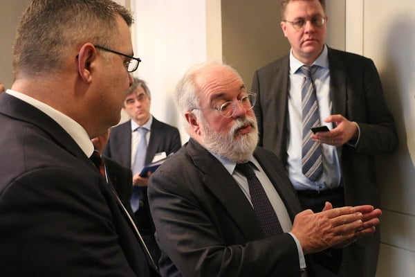 L'UE et la Norvège invitent à une conférence internationale sur l'épuration du CO2 4 L'UE et la Norvège invitent à une conférence internationale sur l'épuration du CO2 - 3
