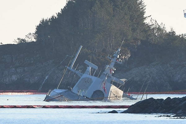 La frégate ne sera probablement récupérée qu'après Noël 4 La frégate ne sera probablement récupérée qu'après Noël - 3