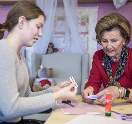 La reine a rendu visite à Emma et à d'autres patients 21 La reine a rendu visite à Emma et à d'autres patients - 20
