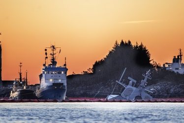 La vidange du KNM Helge Ingstad se poursuit - 20