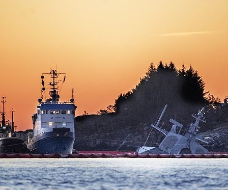 La vidange du KNM Helge Ingstad se poursuit 5 La vidange du KNM Helge Ingstad se poursuit - 4