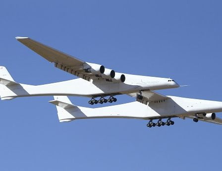Le plus gros avion du monde en vol pour la première fois - 30