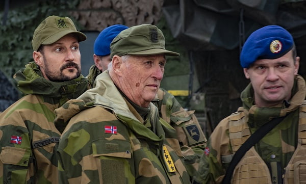 Le prince héritier prêt pour une nuit avec les troupes à Trident Juncture 4 Le prince héritier prêt pour une nuit avec les troupes à Trident Juncture - 3