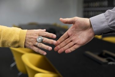 L'école n'a pas fait de discrimination en cas de poignée de main - 6