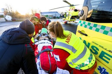 Les ambulanciers débordés par les spectateurs qui filment au lieu d'aider - 20