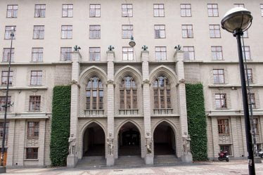 Mère de trois enfants emprisonnée pour quatre nouvelles semaines - 20