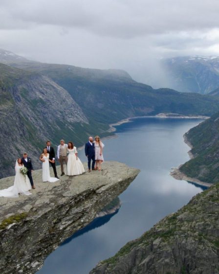 Pour la toute première fois, quatre couples se sont mariés sur la célèbre falaise de Trolltunga en Norvège - 4