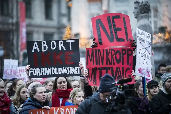 Neuf sur dix sont contre le durcissement de la loi sur l'avortement 4 Neuf sur dix sont contre le durcissement de la loi sur l'avortement - 3